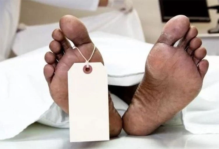 «Τον άφησαν μόνο του, πήγε το πύον στον εγκέφαλο!» – Ξεσπά η μητέρα του 26χρονου – Bίντεο